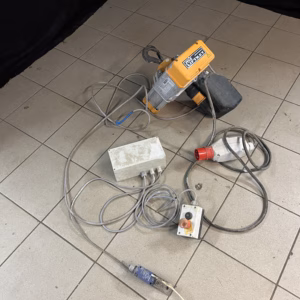 Hoffmann GmbH Wurzen Kettenaufzug + Steuerung- Ablas (240377)